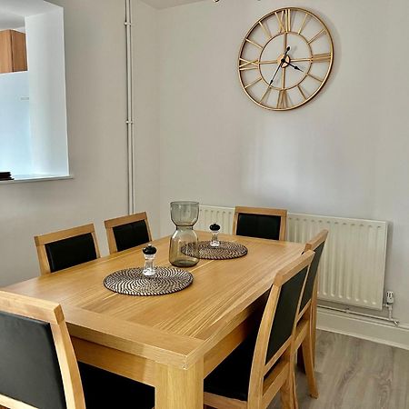 Executive 3 Bedroom Port Talbot Town Centre Margam Sleeps 7 エクステリア 写真