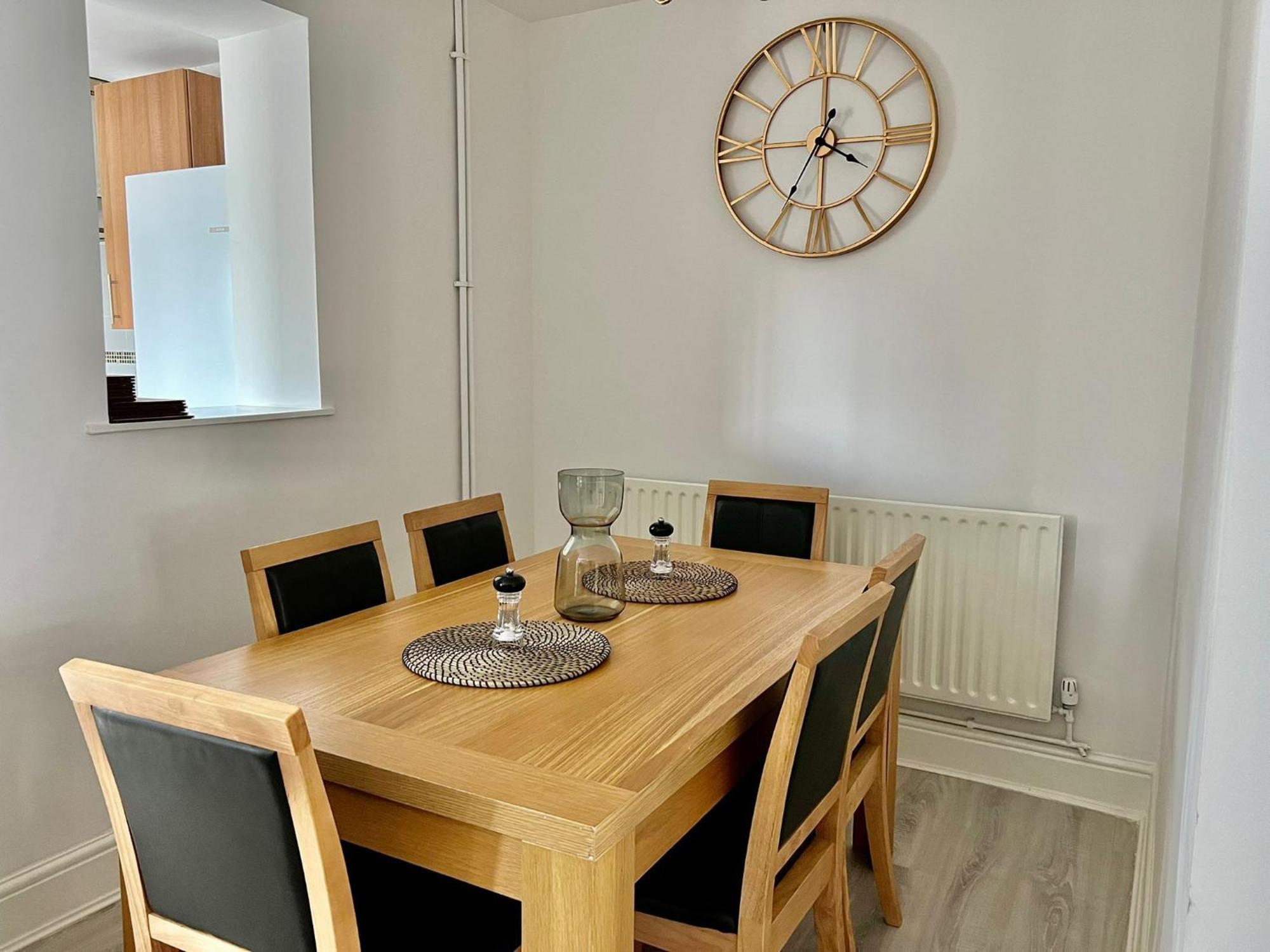 Executive 3 Bedroom Port Talbot Town Centre Margam Sleeps 7 エクステリア 写真
