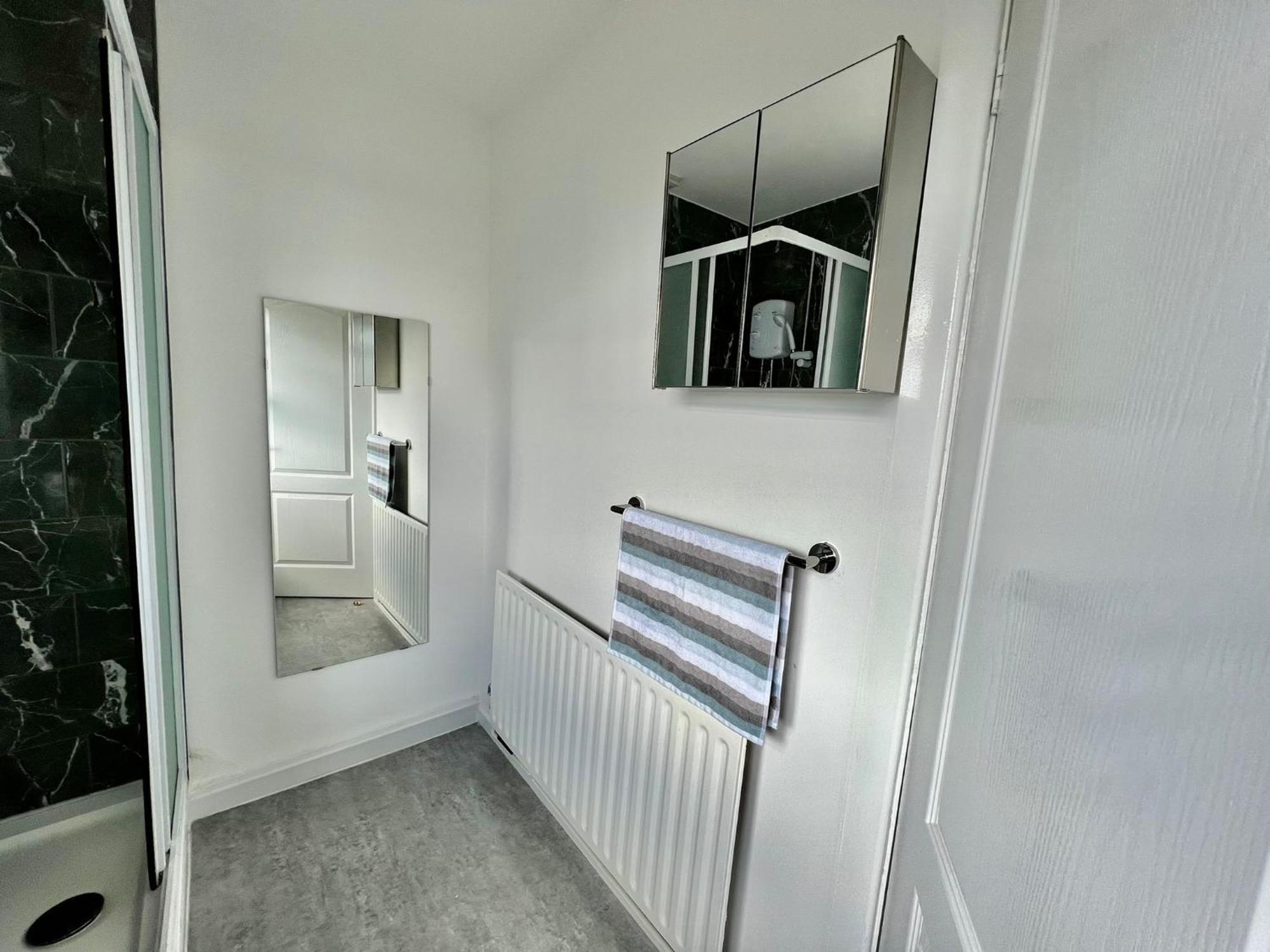 Executive 3 Bedroom Port Talbot Town Centre Margam Sleeps 7 エクステリア 写真
