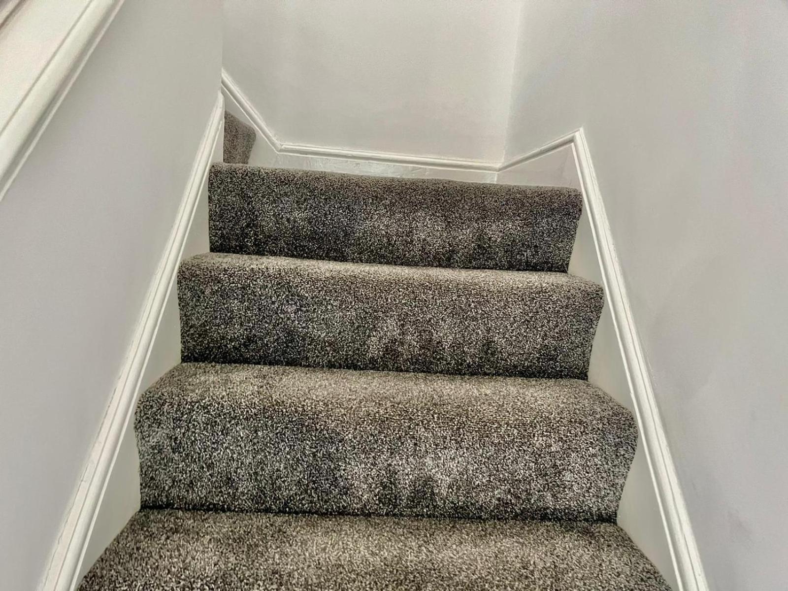 Executive 3 Bedroom Port Talbot Town Centre Margam Sleeps 7 エクステリア 写真